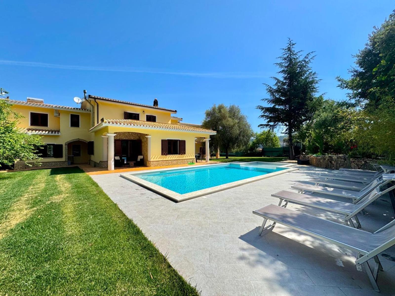 Villa With Pool Cardedu Exteriér fotografie